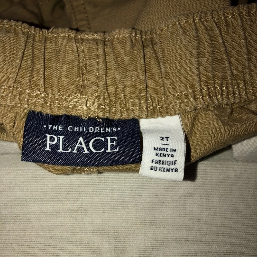 The Children's Place size 2T khaki cargo shorts